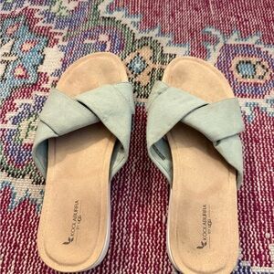 Koolaburra Women's Light Green Crisscross Sandals